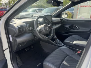 Toyota Yaris Head-up display, JBL, Dodehoekdetectie, PDC V + A , All-in Rijklaarprijs - afbeelding nr 4