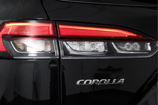 Toyota Corolla Cross Toyota Corolla Cross Hybrid 140 Style | Dig. Cockpit | Adapt. Cruise | Stoel+-Stuurverw. | Trekhaak | PDC | Camera | NAV+App. Connect | Elek. Klep | ECC | LM 18
