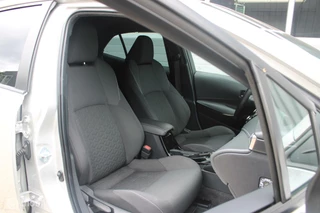 Toyota Corolla Toyota Corolla 1.8 Hybrid Business Intro | Parkeersensoren voor en achter | Stoelverwarming | NL Auto Boekjes. - afbeelding nr 39