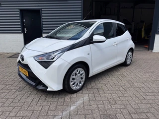 Toyota Aygo 1.0 VVT-i x-Play Navi | Airco | Achteruitrijcamera | Bluet