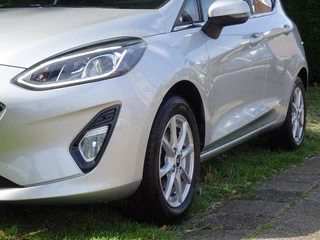 Ford Fiesta Ford Fiesta 1.0 100pk Titanium met CarPlay en Parkeersensoren - afbeelding nr 4