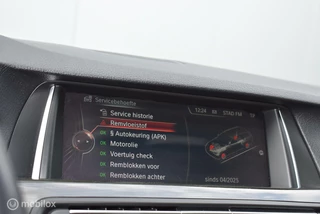 BMW 5 Serie BMW 520d Touring Luxury Mineralgrau Leder Pano HUD 360°Cam Comfortstoelen Keyless 18