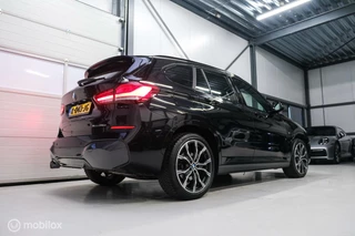 BMW X1 BMW X1 xDrive25e eDrive M Edition 220 pk | Camera | NL auto NAP | DAB | Ambiance | 19 inch | Leder | Sportline | - afbeelding nr 3