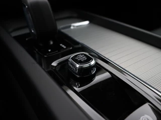 Volvo XC60 Volvo XC60 T6 PLUG-IN HYBRID LONG RANGE PLUS BRIGHT SCHUIFDAK ACC BLIS LEDE - afbeelding nr 21