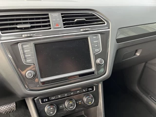 Volkswagen Tiguan | DSG | Virtual Cockpit | Trekhaak | Stoel- & stuurverwarming | Navigatie | App-connect | - afbeelding nr 11