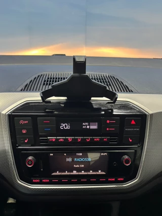 Volkswagen up! Volkswagen Up! 1.0 BMT high up! Clima | Cruise |Navi | Camera | Stoelverwarming | PDC - afbeelding nr 18