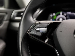 Škoda Superb 218Pk Automaat (APPLE CARPLAY, GROOT NAVI, VIRTUAL COCKPIT, MEMORY SEATS, STOELVERWARMING, CAMERA, GETINT GLAS, LED KOPLAMPEN, TREKHAAK, NIEUWSTAAT) - afbeelding nr 21