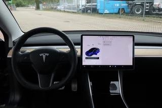 Tesla Model 3 - afbeelding nr 10