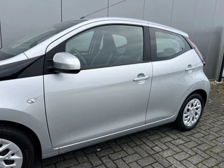 Toyota Aygo Parkeercamera | Airco | - afbeelding nr 22