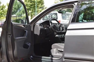 Volkswagen Tiguan | Pano.dak | 360 gr. camera | Elekt.trekhaak | Keyless | Virtual cockpit | Uniek - afbeelding nr 21