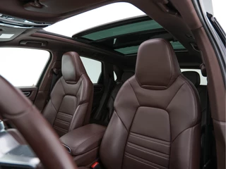 Porsche Cayenne (INCL-BTW) *PANO | CLUB-FULL-LEATHER | SOFT-CLOSE | MEMORY-PACK | SURROUND-VIEW | FULL-LED | NAVI-FULLMAP | AIR-SUSPENSION | DAB | DIGI-COCKPIT | PDC | CRUISE | SPORT-SEATS | 21