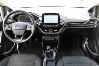 Ford Fiesta Ford Fiesta 1.0-100pk EcoBoost Titanium 5drs. Uiterst nette, luxe en zuinige Ford Fiesta. Voalautm. airco, Cruise control, Navigatie, LM wielen, Metallic lak, Parkeersensoren achter, Telefoonvoorb., Lane assist etc. - afbeelding nr 7