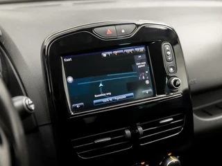 Renault Clio (NAVIGATIE, TREKHAAK, PARKEERSENSOREN, SPORTSTOELEN, GETINT GLAS, LM VELGEN, BASS REFLEX, CRUISE, NIEUWE APK, NIEUWSTAAT) - afbeelding nr 8