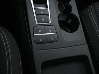 Ford Kuga (INCL-BTW) *DIGI-COCKPIT | ADAPTIVE-CRUISE | BLINDSPOT | PARK-PILOT | CAMERA | NAVI-FULLMAP | HEATED-SEATS | COMFORT-SEATS | ECC | CARPLAY | PDC | DAB | LANE-ASSIST | 17''ALU* - afbeelding nr 12