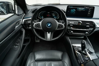 BMW 5 Serie BMW 5-serie 545e xDrive M Sport Pro B&W Pano 360c 20'' Nappa - afbeelding nr 49