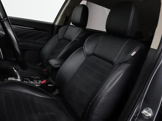 Mitsubishi Outlander Mitsubishi Outlander 2.4 PHEV Pure | Carplay | Trekhaak |  Leder/Alcantara | Keyless | Camera | Climate control | Cruise control - afbeelding nr 5