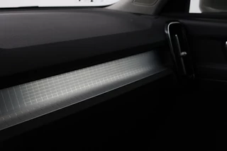 Volvo XC40 Volvo XC40 1.5 T4 Recharge Inscription Expression |  Panoramadak | Leder | Trekhaak | Stoel & stuurverwarming | Carplay | Full LED | Navigatie | Camera | Climate control - afbeelding nr 21