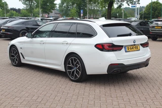 BMW 5 Serie BMW 5 Serie Touring 530e Business Ed. M Sport / Trekhaak / Panoramadak / Head-up / 19'' / Laser LED / Sfeerverlichting / Leder / Safety-pack / Stuurverwarming / Cruise Control - afbeelding nr 3