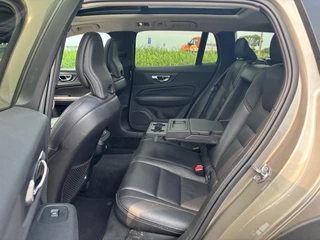 Volvo V60 Volvo V60 Cross Country 2.0 T5 AWD Pro | Schuif-/kanteldak | Memorystoelen | Stoelverwarming | Park. Camera - afbeelding nr 11