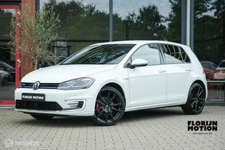 Volkswagen e-Golf e-Golf | SOH 88% | LED | ACC | Leder | Clima | CarPlay | Stoelverwarming | Digidash | Navi | 19 Inch velgen | All Seasons | Rijklaar