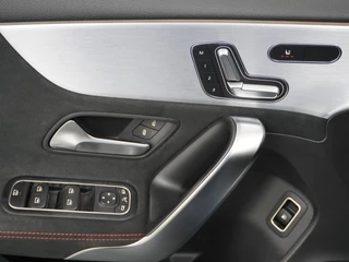 Mercedes-Benz A-Klasse Mercedes-Benz A-Klasse 250e AMG // Panoramadak // Memory // Trekhaak // Keyless // Carplay // Sfeerverlichting // MultiBeam LED // Night Pakket // Augmented Reality - afbeelding nr 10