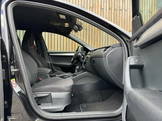 Škoda Octavia Skoda Octavia Combi 1.5 TSI Greentech Sport Business Automaat | Cruise control | Climate control | Trekhaak | Parkeersensoren achter | Zwart optiek - afbeelding nr 32