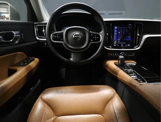 Volvo V60 [SCHUIFKANTELDAK, TREKHAAK UITKLAPBAAR, STUURVERWARMING, STOELVERWARMING ACHTER, APPLE CARPLAY, ANDROID, NIEUWSTAAT] - afbeelding nr 10