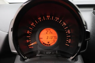Toyota Aygo Toyota Aygo 1.0 VVT-i x-fun 5-Deurs, Airco, Cruise, Bluetooth, Elektrische Ramen, DAB, Xenon - afbeelding nr 4