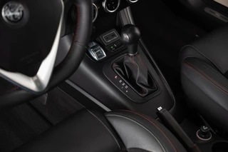 Alfa Romeo Giulietta Alfa Romeo Giulietta 1.750 Turbo Veloce QV 240PK 2e Eig Carbon Panoramadak Kuipstoelen CarPlay Stoelverw. Full option - afbeelding nr 21