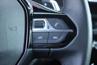 Peugeot 208 Peugeot 208 1.2 100PK AUTOMAAT ALLURE PACK | NAVIGATIE | ACHTERUITRIJ CAMERA | APPLE CARPLAY/ANDROID AUTO | LED KOPLAMPEN | LICHTMETALEN VELGEN 16