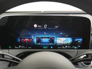 Mercedes-Benz E-Klasse Mercedes-Benz E-Klasse 300e AMG // Burmester 4D // Panoramadak // Headup // Distronic // Leder // Memory // 360 Camera // Stoelventilatie // Keyless - afbeelding nr 29