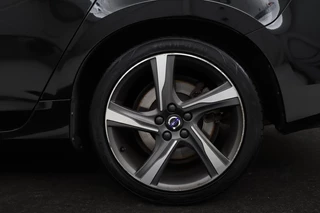 Volvo V60 Volvo V60 2.0 T3 R-Design | Dealer onderhouden |  Stoelverwarming | Xenon | Trekhaak | Navigatie | Leder/Alcantara | Parkeerhulp | Bluetooth | Cruise control - afbeelding nr 25