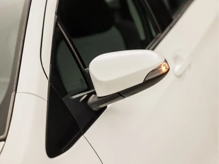 Toyota Yaris Toyota Yaris 1.5 Hybrid Active Automaat (CAMERA, CLIMATE, CRUISE, SPORTSTOELEN, LANE ASSIST, ELEK RAMEN, BLUETOOTH, NIEUWSTAAT) - afbeelding nr 32