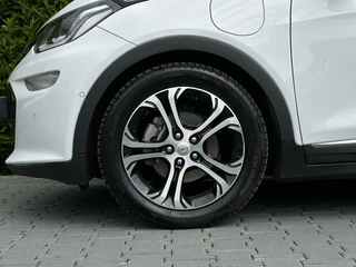 Opel Ampera-e Opel Ampera-e Business executive 60 kWh, NL AUTO, NAP, BOSE, LEDER, NAVI, CRUISE, KEYLESS, CAMERA, DODEHOEK, ECC-AIRCO, STOEL/STUURVERWARMING, LICHTMETAAL 17