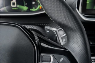 Peugeot 208 Peugeot 208 1.2 PureTech GT-Line 130PK Automaat CarPlay Camera 17