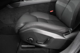Volvo XC60 Volvo XC60 2.0 T6 Plug-in hybrid AWD Plus Dark Volvo XC60 2.0 Recharge T6 AWD Plus Dark | Nieuw! | Leder | Navigatie | Google | Harman Kardon | Panorama dak | Lichtmetalen Velgen 19