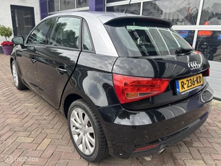 Audi A1 Sportback Audi A1 Sportback 1.0 TFSI  5 DRS * AIRCO * NAVI * TWO TONE - afbeelding nr 4