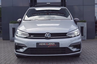 Volkswagen Touran Volkswagen Touran 1.5 TSI DSG R-Line Black st/ 7Pers./Panodak /trekhaak wegkl./ACC - afbeelding nr 7