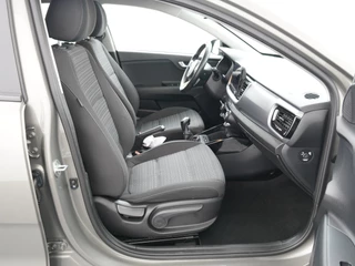 Kia Stonic - Navigatie - Camera - Climate control - Privacy glass - Keyless entry - Fabrieksgarantie tot 05-2029 - afbeelding nr 38