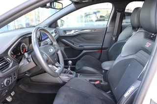 Ford Focus Ford Focus Wagon 2.3 EcoBoost ST-3 | Panoramadak |  Adaptive cruise control | Winter Pack | Camera | Trekhaak | Elektrische achterklep - afbeelding nr 9