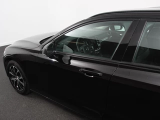 Volvo V60 Volvo V60 2.0 B3 Automaat Momentum | Navigatie | Wegklapbare Trekhaak | Climate Control | Blis | Parkeer sensoren | Cruise Control | Lichtmetalen Velgen - afbeelding nr 36