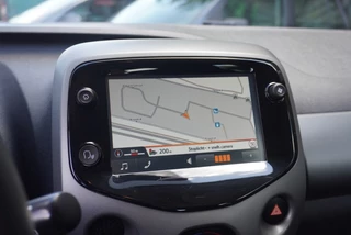 Toyota Aygo Toyota Aygo 1.0 VVT-i x-play ltd Navi | Camera | Airco | NAP - afbeelding nr 13