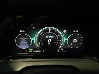 Volkswagen Golf Volkswagen Golf 1.4 eHybrid GTE 245 PK/ Camera/ Keyless/ 18 “LMV/ ACC/ CarPlay - afbeelding nr 17