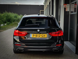 BMW 5 Serie BMW 5-serie Touring 530d xDrive M-Sport | HUD | PANO | H&K | TREKHAAK | LEER | CARPLAY | FULL OPTION - afbeelding nr 10