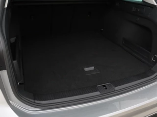 Volkswagen Passat Volkswagen Passat 1.4 TSI PHEV GTE Business | Adaptive cruise |  Camera | Carplay | Stoelverwarming | Massage | Navigatie | Full LED - afbeelding nr 13