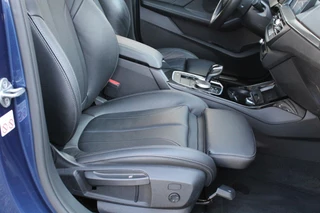 BMW 1 Serie BMW 1-serie 120i Business Edition Plus HEAD-UP LEDER KEYLESS - afbeelding nr 19