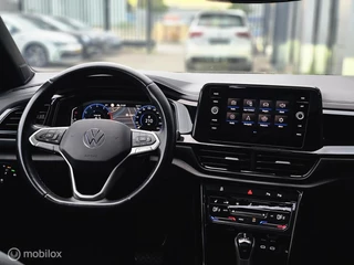 Volkswagen T-Roc Volkswagen T-Roc 1.5 TSI Black Style Panorama/Keyless/IQ Light - afbeelding nr 17