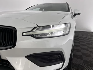 Volvo V60 Volvo V60 2.0 D4 Momentum Maxton-Design *FULL-LED | LEATHER-MICROFIBRE | DIGI-COCKPIT | NAVI-FULLMAP | HEATED-COMFORTSEATS | ECC | PDC | CRUISE | LANE-ASSIST | CARPLAY | 20''ALU * - afbeelding nr 25