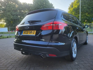 Ford Focus Ford Focus Wagon 1.5 Titanium Edition Eerste eigenaar Automatische airco Stoelver - afbeelding nr 12