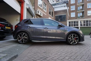 Volkswagen Polo Volkswagen Polo 2.0 TSI GTI Aut7 | PANORAMA | IQ DRIVE | KEYLESS | BEATS | Apple Carplay | Adaptieve cruise control + Lane Departure PLUS (Travel assist) | LED GRILL | Sfeerverlichting - afbeelding nr 30